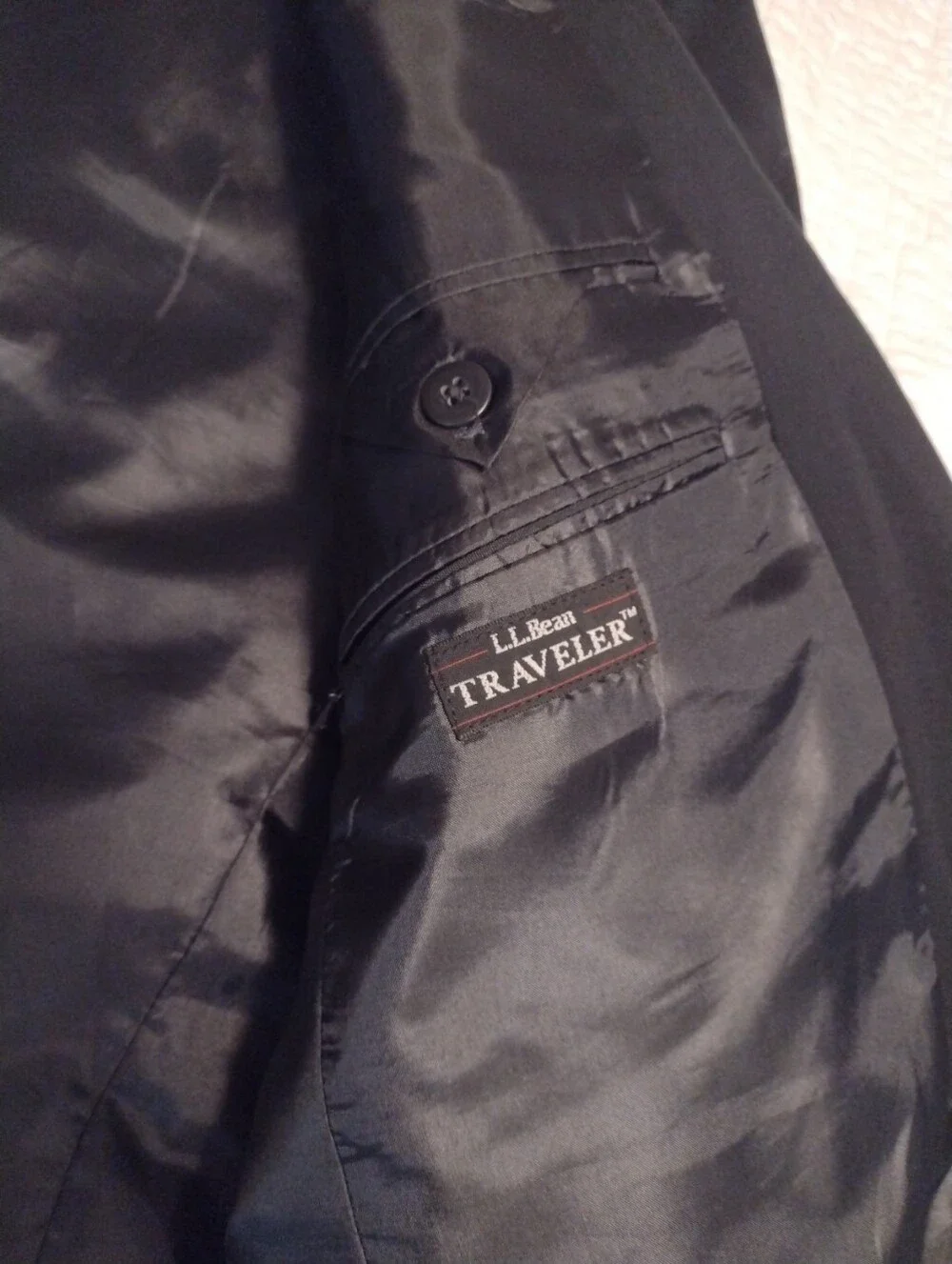 L.L. Bean Mens Black Blazer 42R Fully Lined Two Button Single Vent